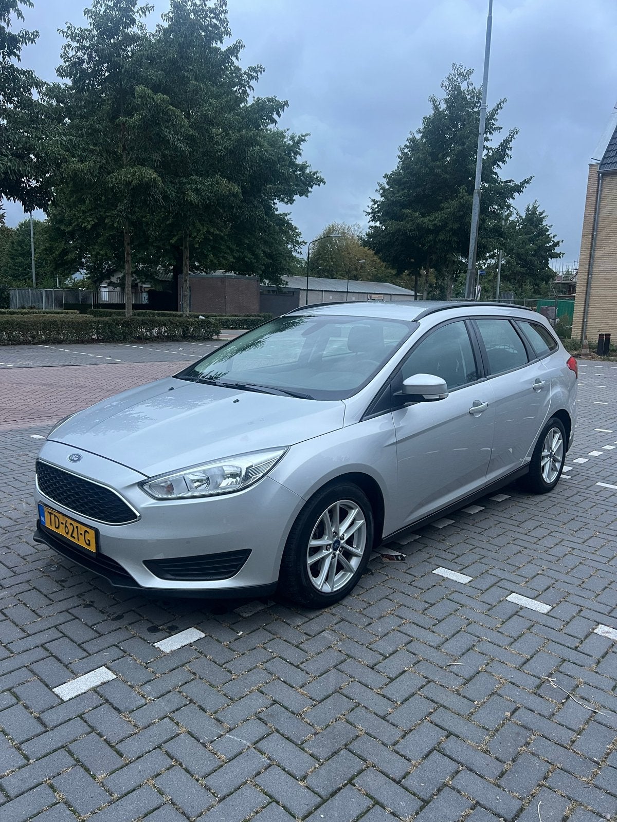 Ford Focus 1.5 Tdci 70KW Wagon 2015 EURO 5 / AIRCO, Auto's, Euro 5, Stof, Zwart, Multifunctioneel stuurwiel