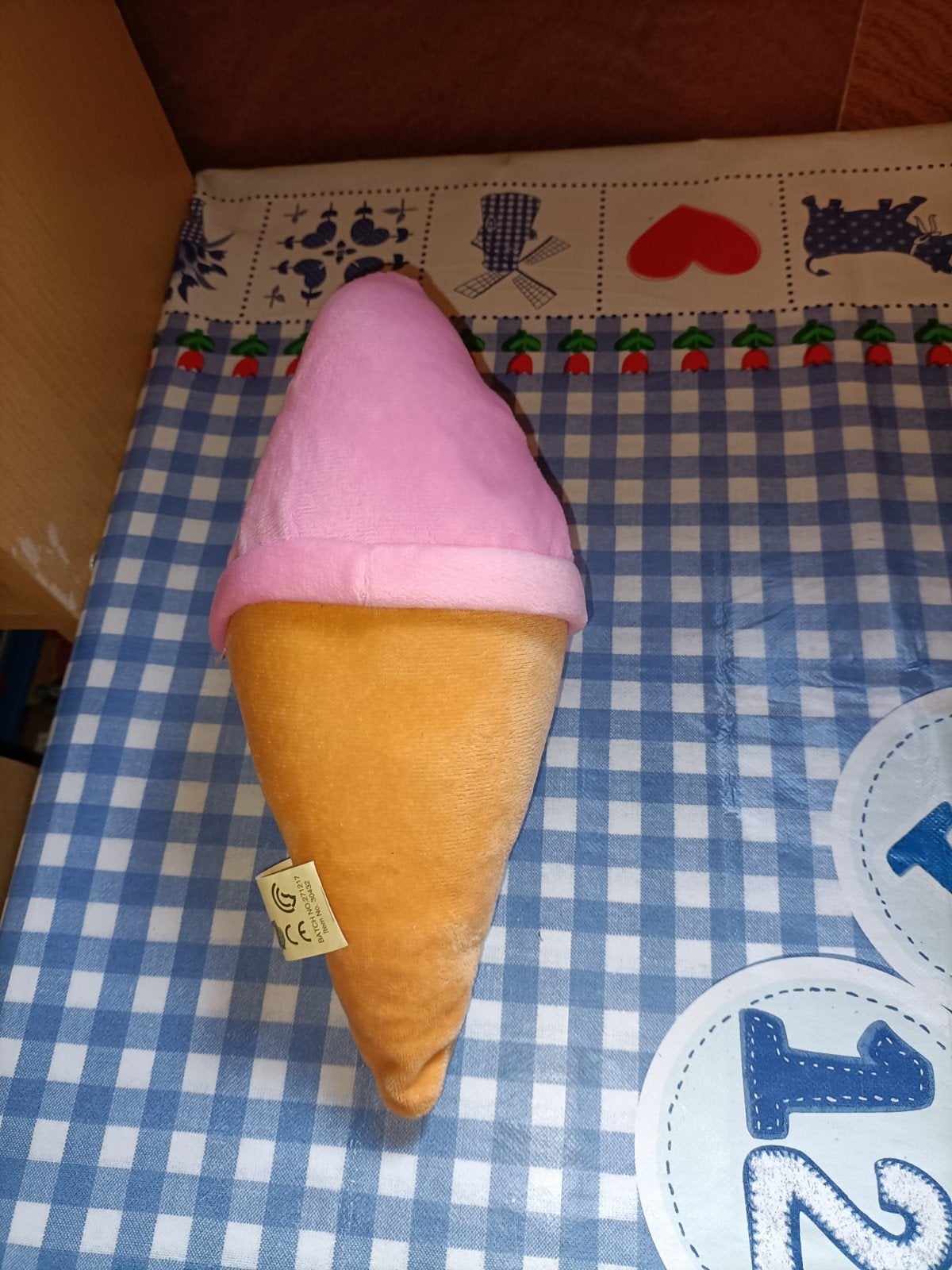 IJsje knuffel ijshoorn Jummy 27 cm groot, Ophalen of Verzenden, Zo goed als nieuw, Overige typen
