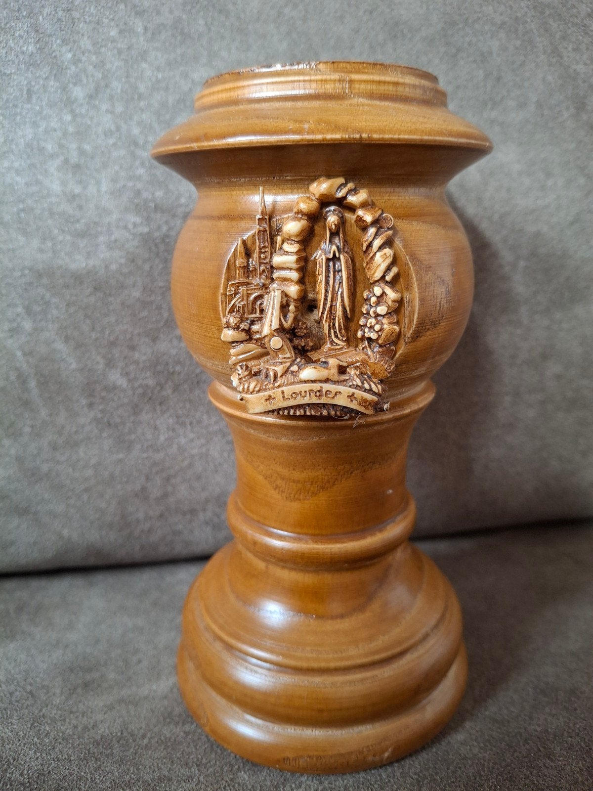 Mooi bewerkte houten kandelaar- Lourdes, Ophalen of Verzenden