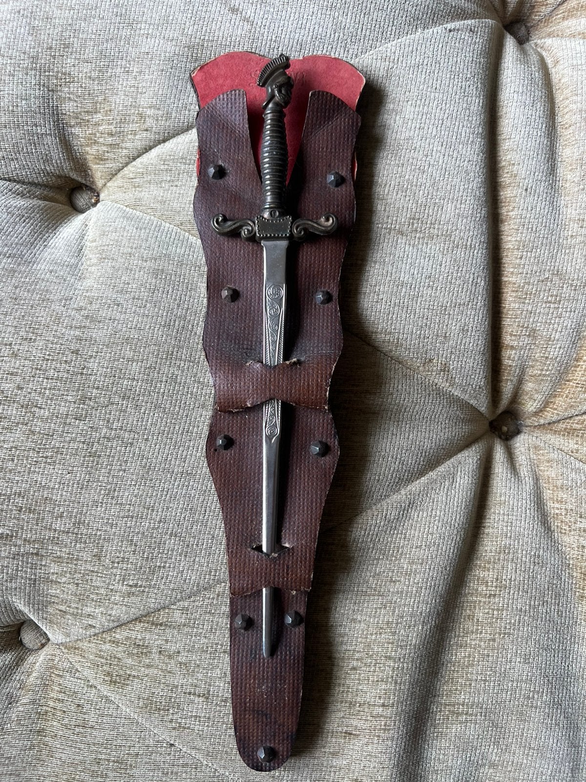 Antiek / Vintage Oude Briefopener Hout / Leer/Zwaard / Dolk., Verzamelen, Ophalen of Verzenden, Overige typen