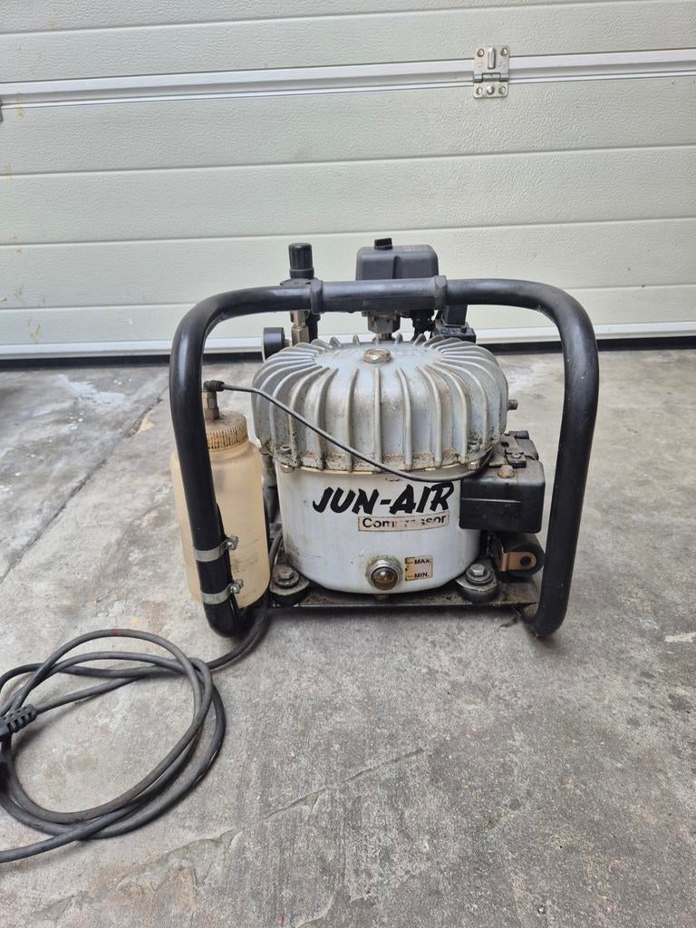 Jun-Air Compressor - Perfect voor Airbrush - Gebruikt, Gebruikt, 6 tot 10 bar, Ophalen of Verzenden, Minder dan 200 liter/min
