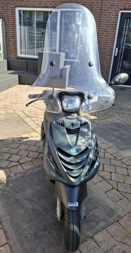 Piaggio Zip 2017 –  blauw kenteken- legergroen - lage km, Fietsen en Brommers, Scooters | Piaggio, Ophalen, Zip, Zo goed als nieuw