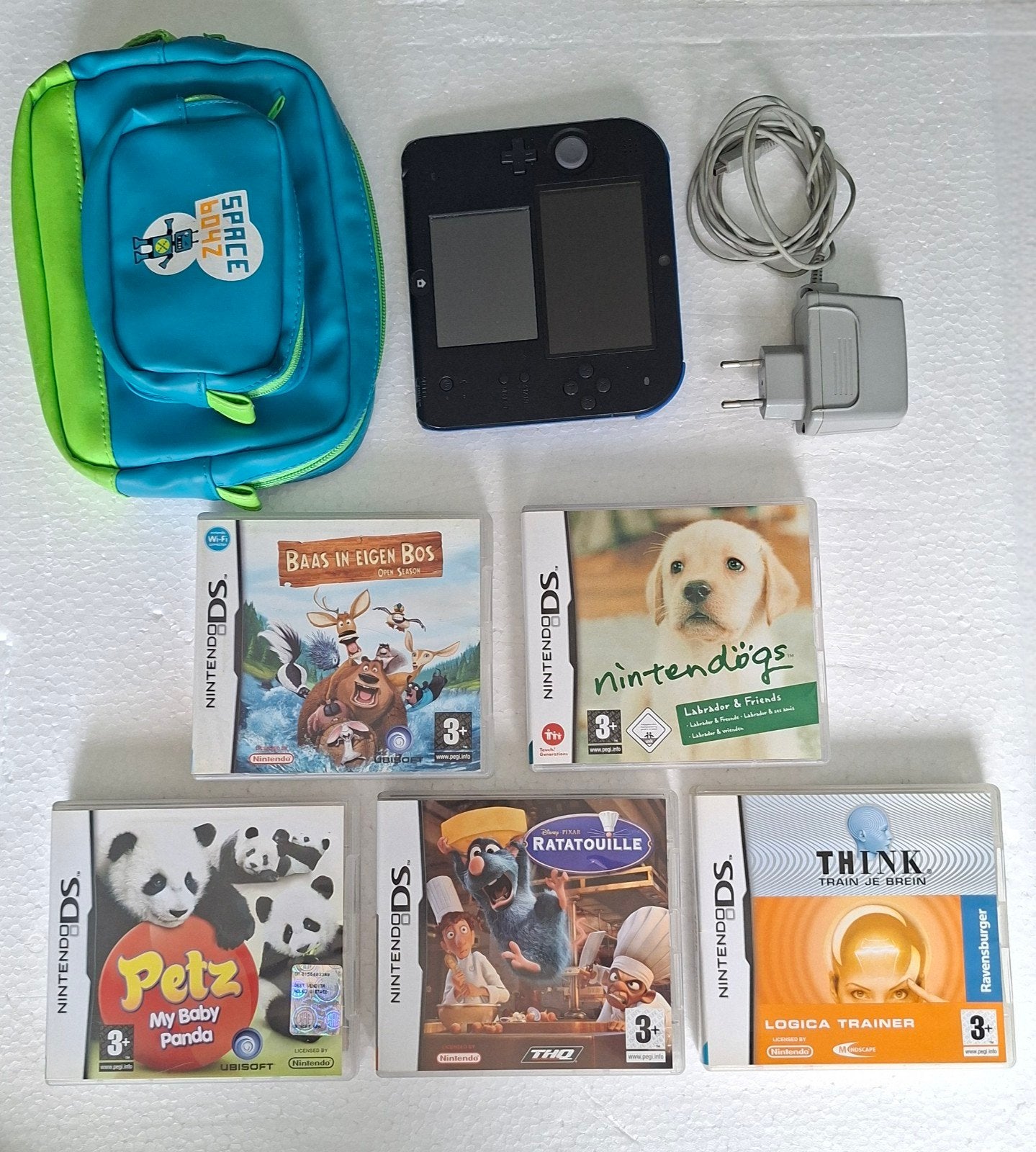 Nintendo 2DS inclusief accesoires., Spelcomputers en Games, Spelcomputers | Nintendo 2DS en 3DS, Ophalen of Verzenden, Zo goed als nieuw