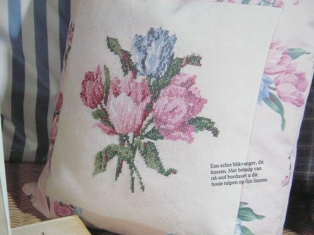 Borduurpatroon  Mooie tulpen op kussen  nr 2802 do, Verzenden, Nieuw, Handborduren, Patroon