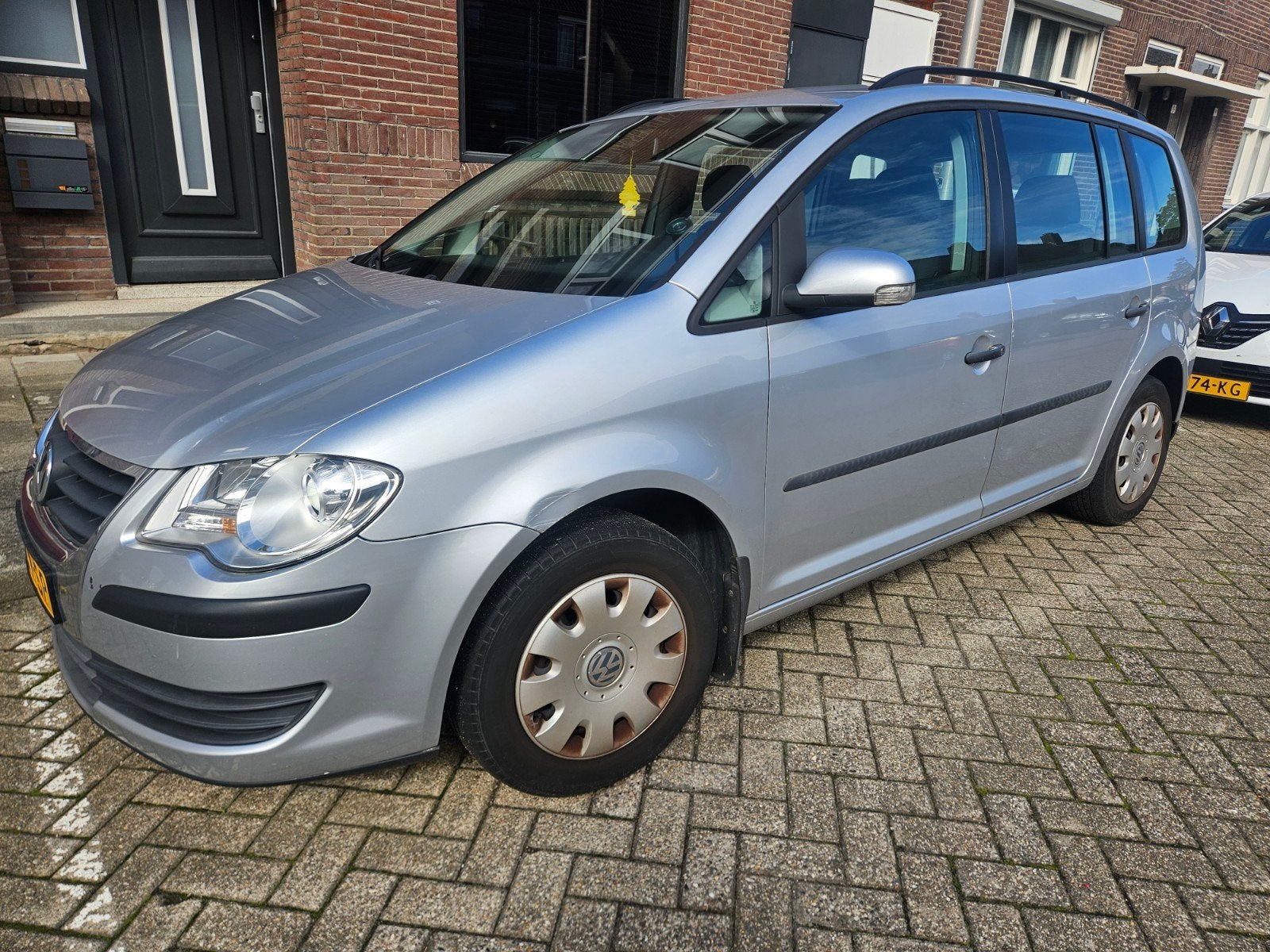 VW TOURAN 1.6 GRIJS AIRCO CRUISE NAP, Auto's, Handgeschakeld, Particulier, Touran, Zilver of Grijs