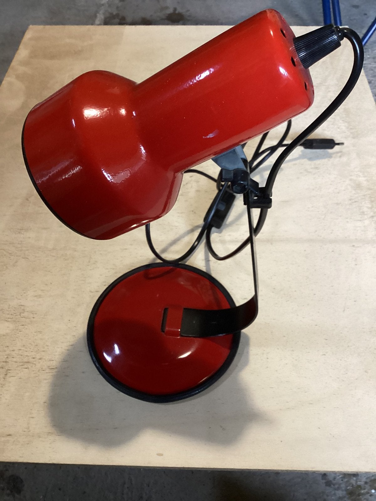 Vintage rode bureaulamp, verstelbaar, Huis en Inrichting, Lampen | Tafellampen, Ophalen of Verzenden, Gebruikt, Metaal