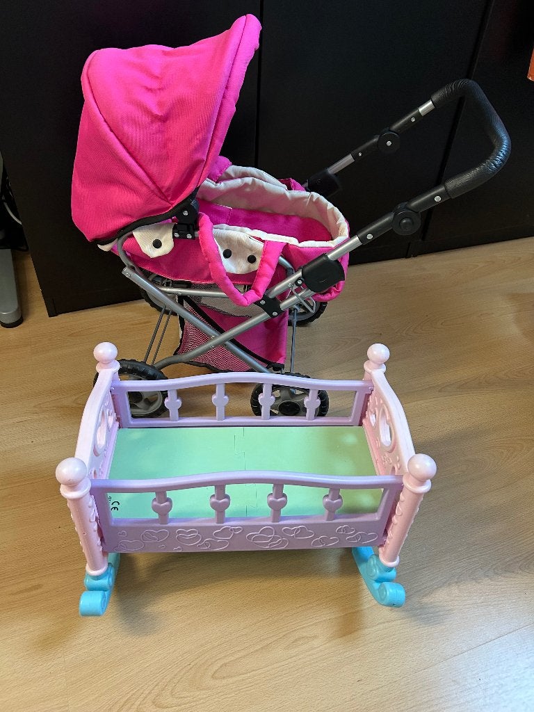 Poppen kinderwagen en poppenbedje, Kinderen en Baby's, Speelgoed | Poppen, Ophalen, Gebruikt, Babypop