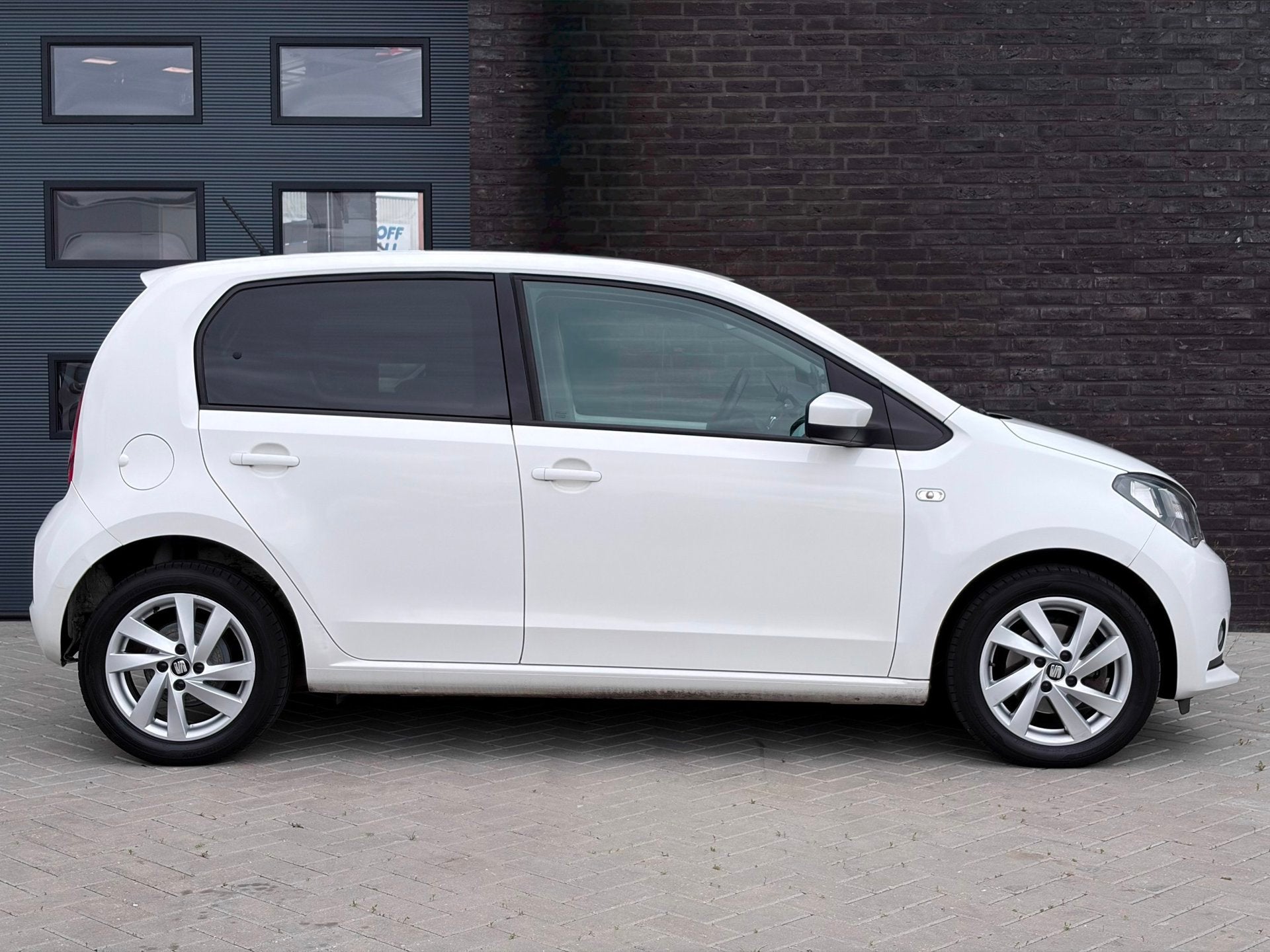 Seat Mii 1.0 Sport Dynamic |Cruise|Airco|BT|Stoelverwarming, Voorwielaandrijving, Euro 5, Stof, Gebruikt