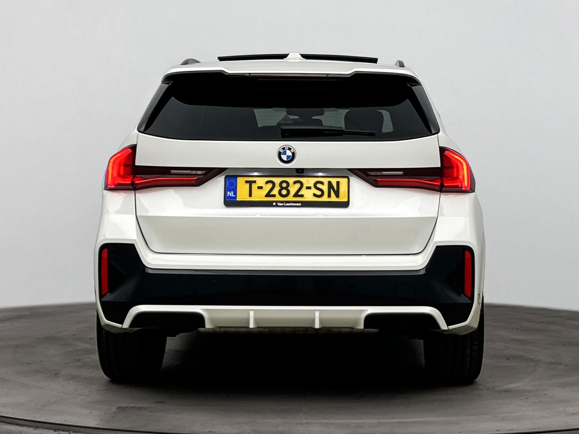 BMW X1 sDrive20i M Sport Automaat / Panoramadak / Sportstoel, Auto's, BMW, 1525 kg, Euro 6, 156 pk, Met garantie (alle)
