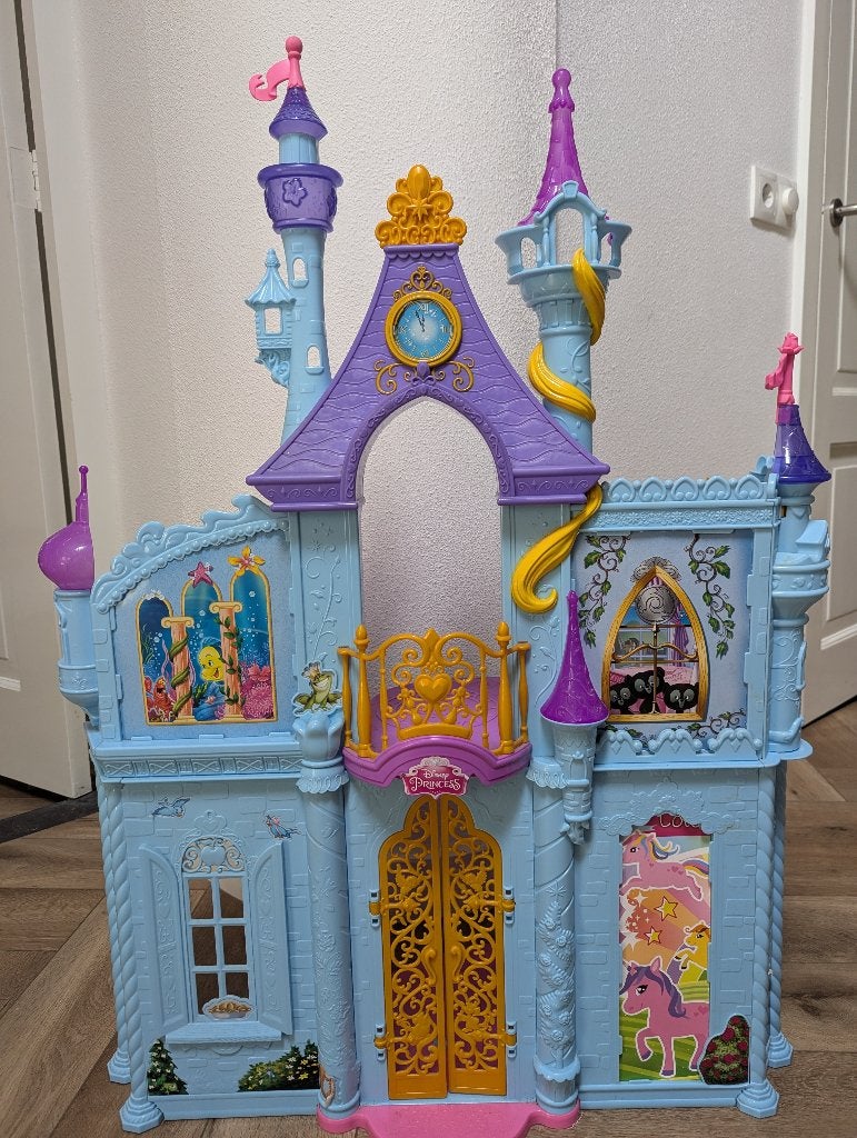 Barbie prinsessen kasteel, Kinderen en Baby's, Speelgoed | Poppenhuizen, Ophalen, Gebruikt, Toebehoren