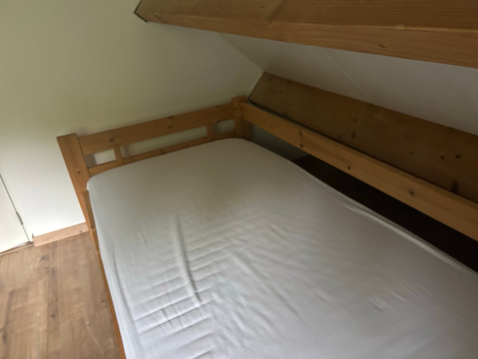 Eenpersoonsbed van grenenhout met lattenbodem, Ophalen, 90 cm, Eenpersoons, Bruin