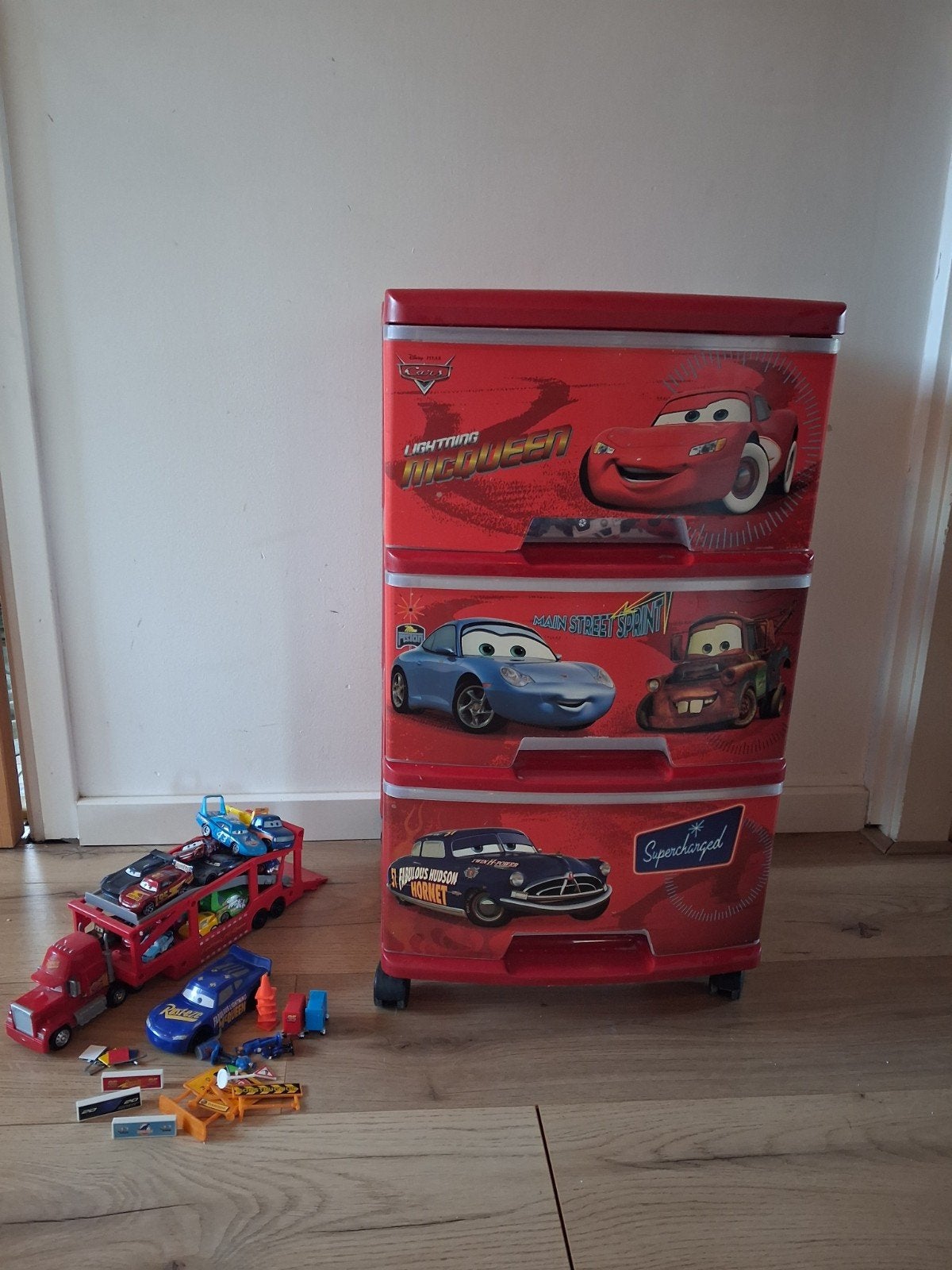 Disney Cars Opbergkastje met Speelgoed Set, Ophalen, Gebruikt