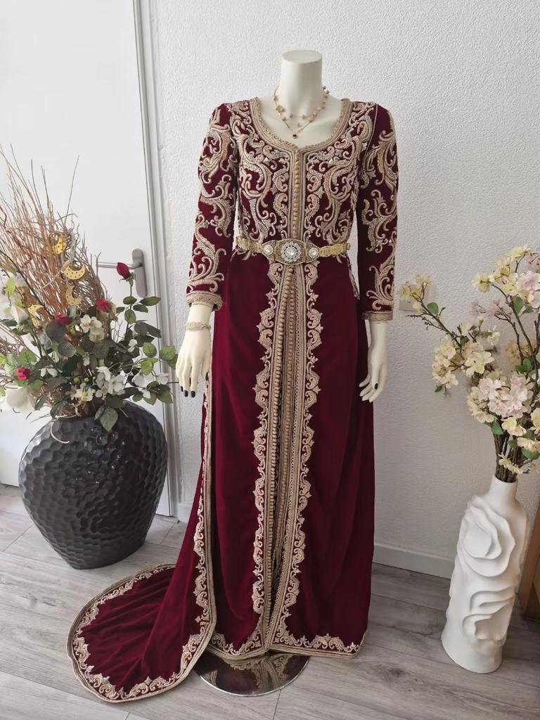 Takchita's te huur, Kleding | Dames, Gelegenheidskleding, Ophalen of Verzenden, Zo goed als nieuw, Maat 38/40 (M), Overige typen