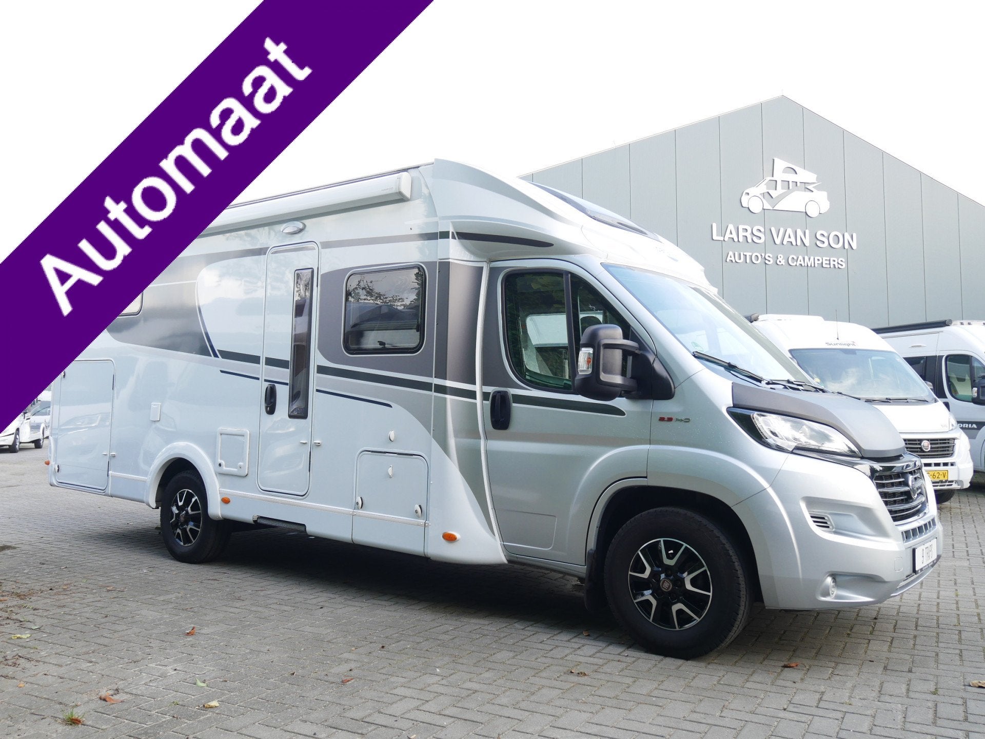 Carado T448 Automaat, Lengtebedden, Hefbed, XXL Garage, Fiat, Caravans en Kamperen, Automaat, Airbags, Airconditioning, Ringverwarming