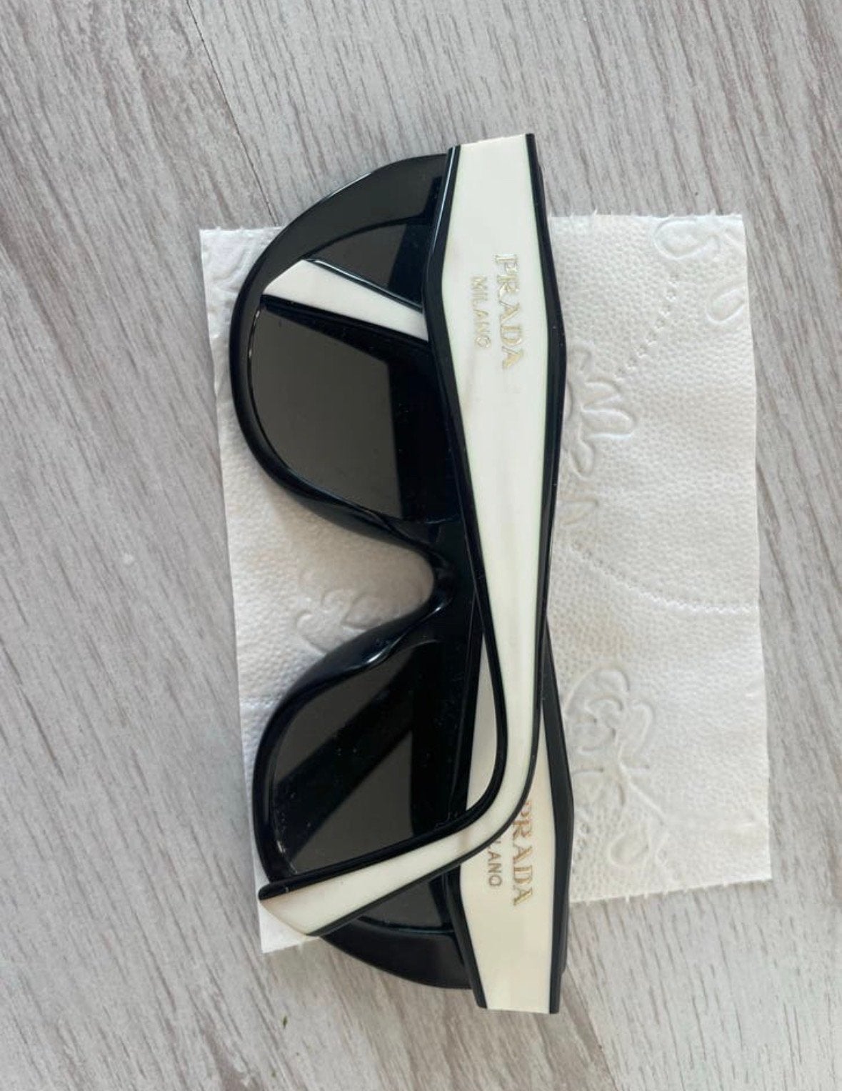 Prada zonnebril zwart/wit BON AANWEZIG, Ophalen, Zonnebril, Prada, Zwart