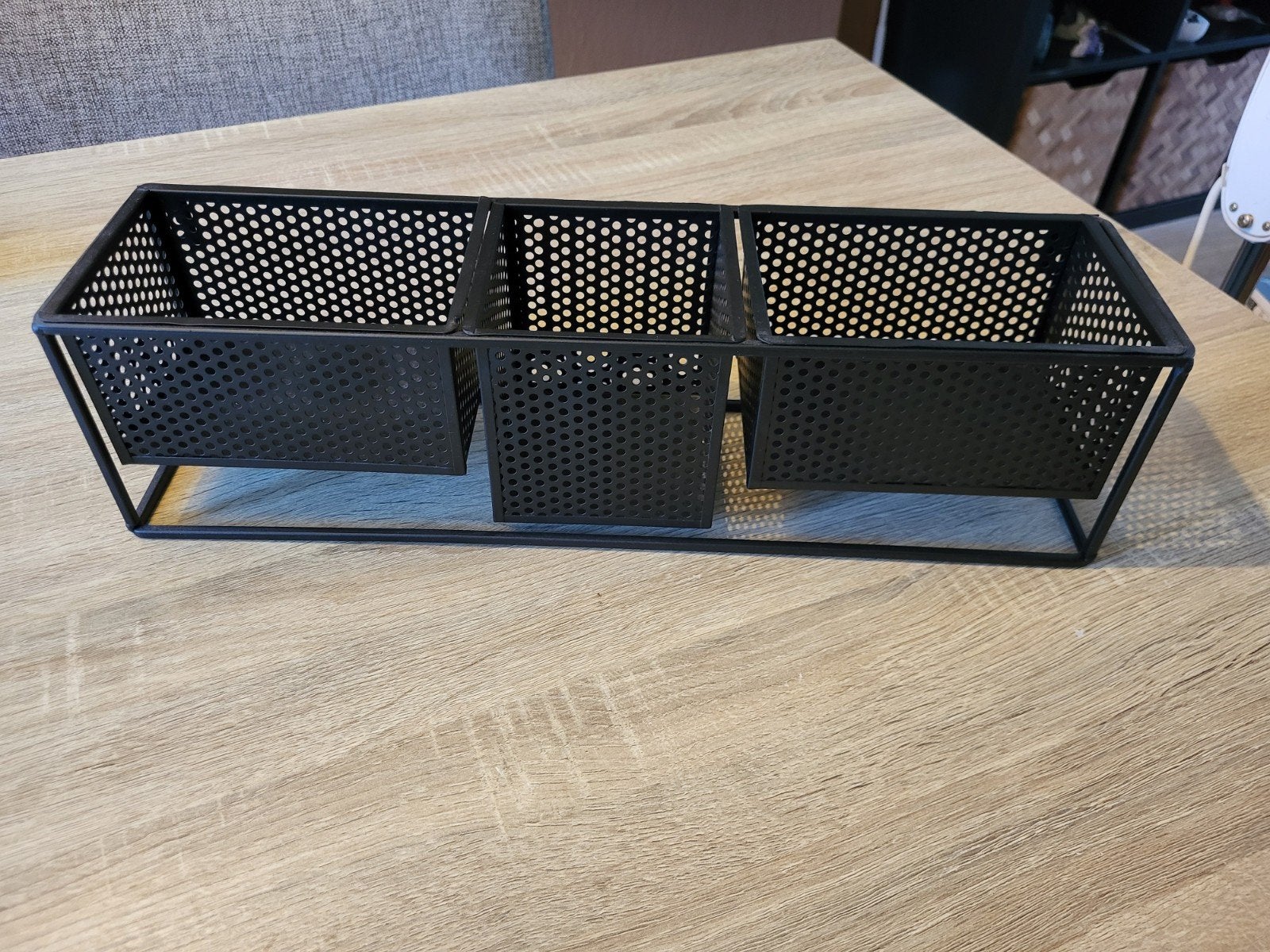 Zwart metalen rekje met 3 opbergbakjes, Huis en Inrichting, Woonaccessoires | Overige, Ophalen of Verzenden, Gebruikt, Zwart, Metaal
