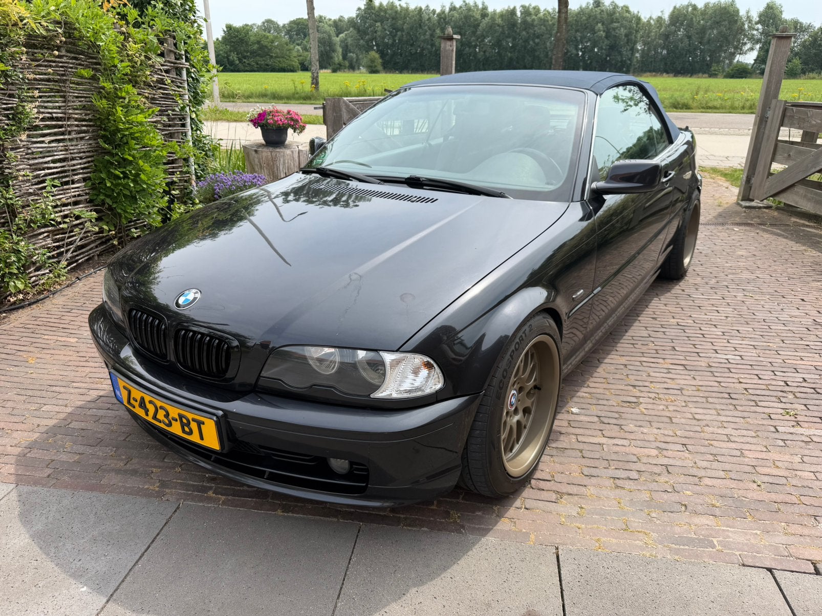 BMW 323 Ci cabrio E46, Auto's, BMW, Particulier, 3-Serie, Benzine, Cabriolet, Handgeschakeld, Geïmporteerd, Blauw, Zwart, Vierwielaandrijving