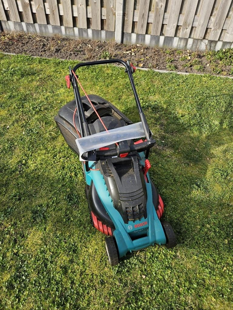 Bosch Rotak 40 Ergoflex (1750W) INCLUSIEF NIEUW RESERVE MES, Ophalen, Cirkelmaaier, Gebruikt, Elektrische grasmaaier