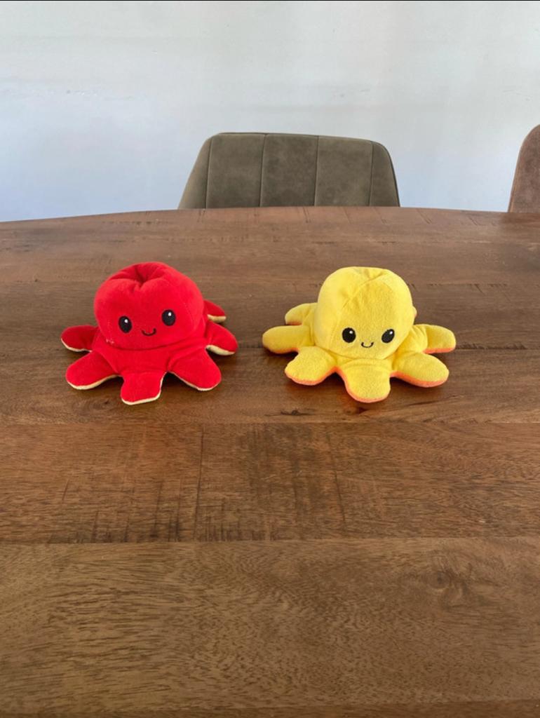 Omkeerbare knuffel octopus (rood/geel en geel/oranje), Overige merken, Overige karakters, Overige typen, Ophalen of Verzenden