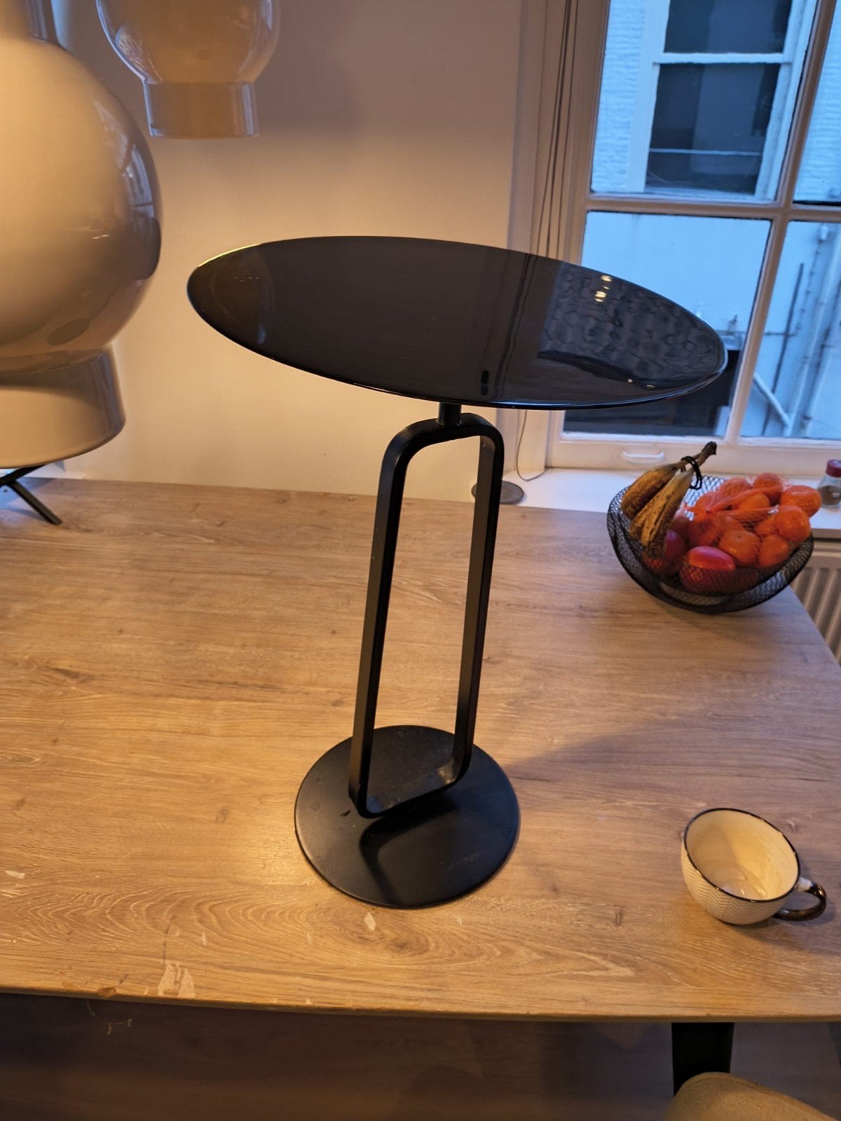 Moderne zwarte bijzettafel -, Huis en Inrichting, Minder dan 55 cm, Metaal of Aluminium, Zo goed als nieuw, Modern