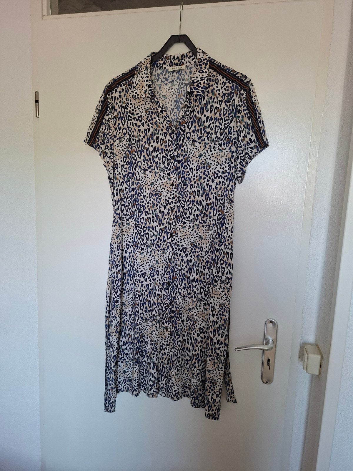 Anna Blue doorknoopjurk met panterprint - Maat M, Maat 38/40 (M), Meerkleurig, Anna Blue, Ophalen of Verzenden