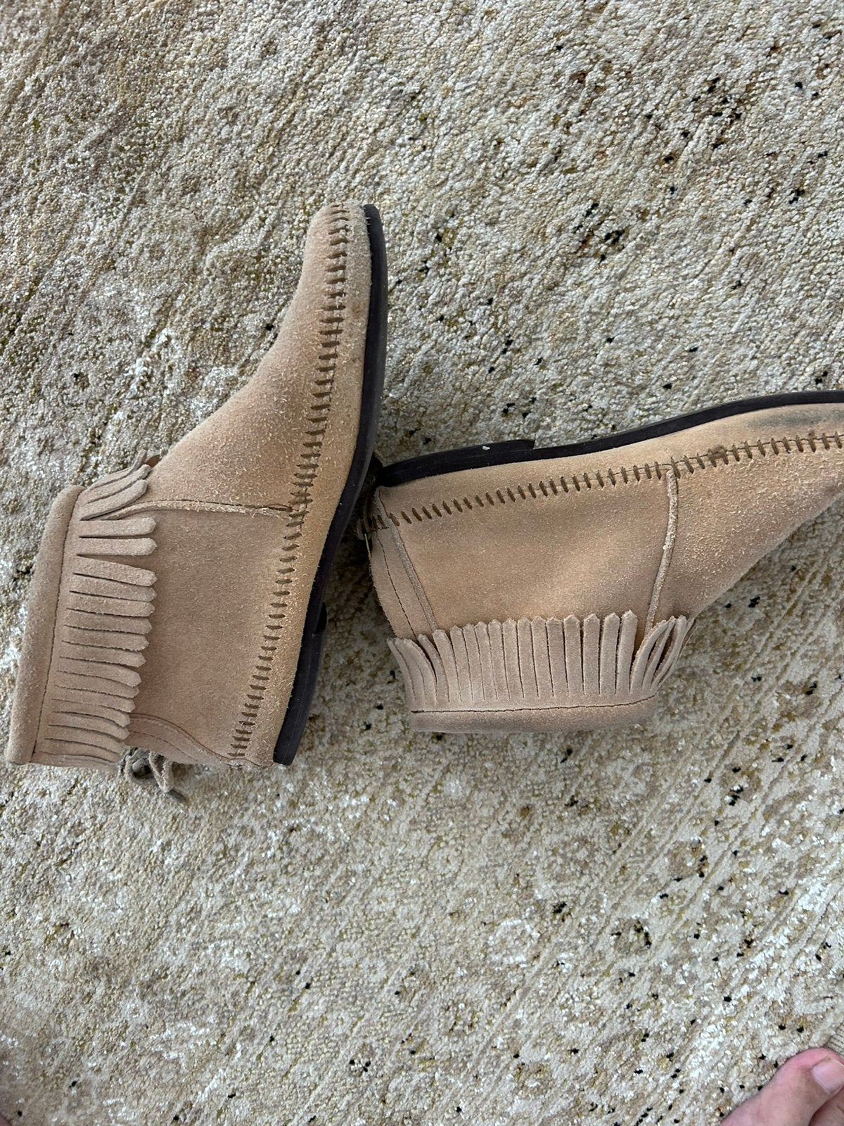 Minnetonka, Beige, Overige typen, Ophalen of Verzenden, Gedragen