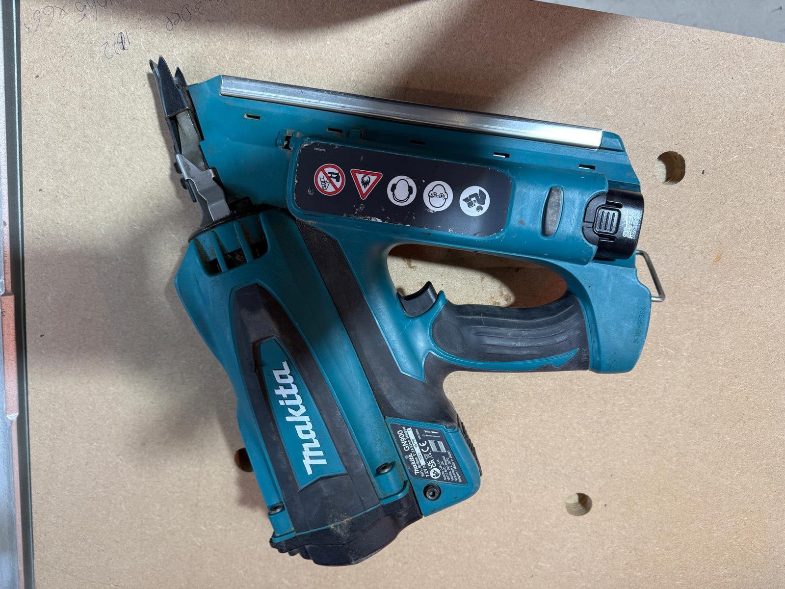 Makita gn900 gas constructie tacker, Ophalen of Verzenden, Gebruikt, Overige typen