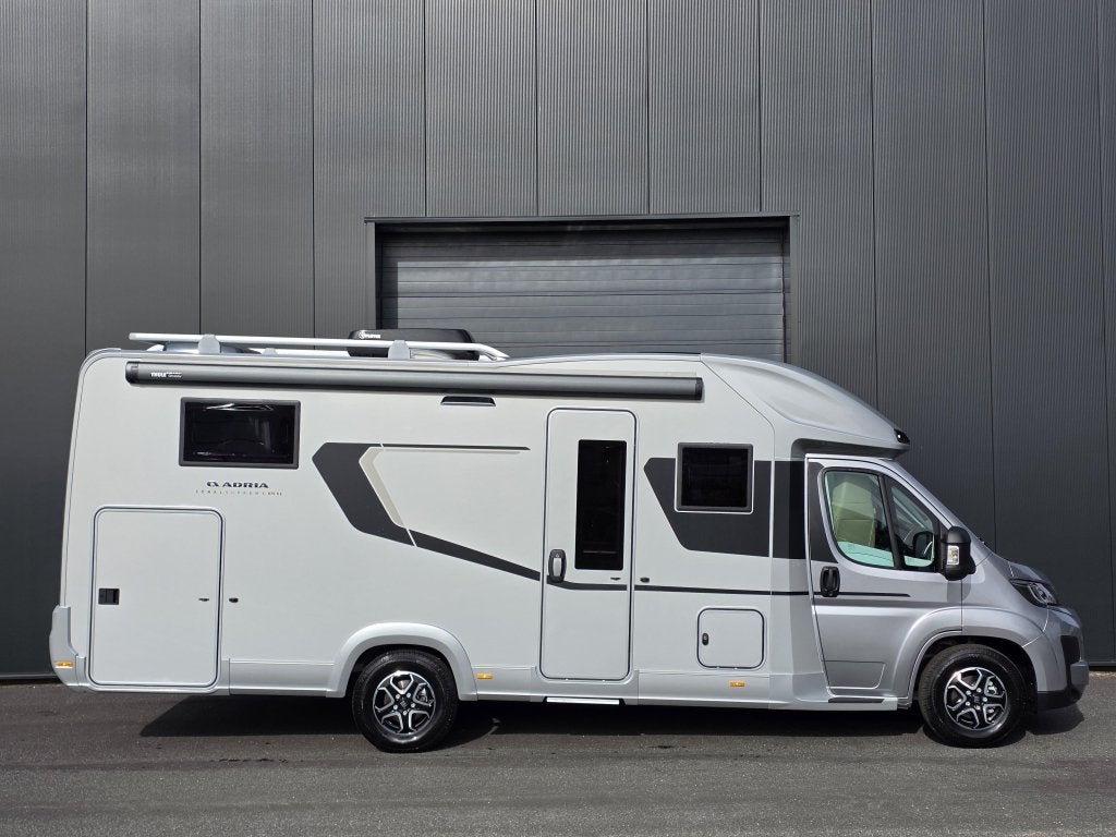 Adria Coral Supreme 670 DL, Automaat, Oven, Fiat, 7 tot 8 meter