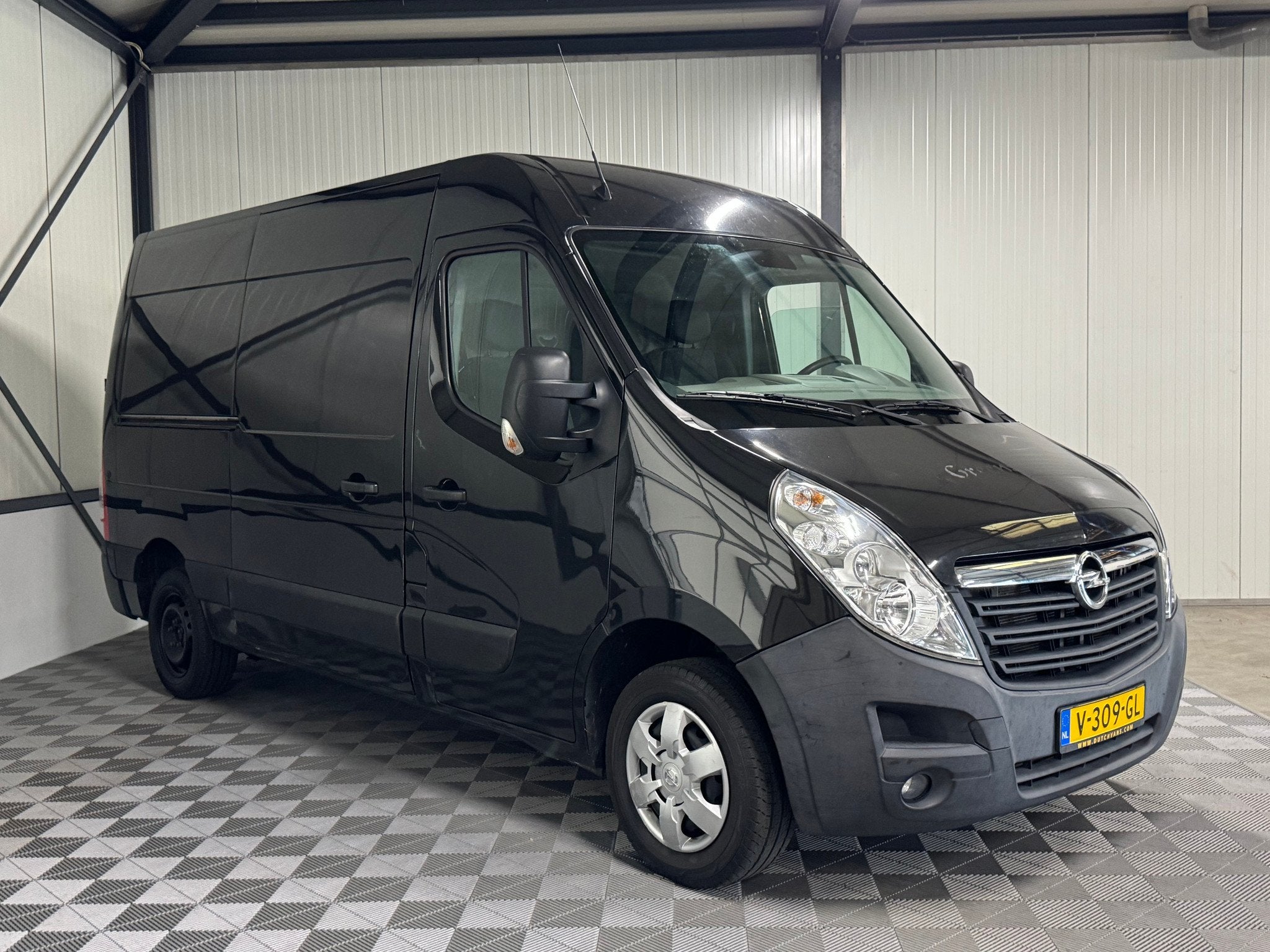 Opel Movano 2.3 CDTI | L2H3 3-Pers | Airco | Cruise | Navi |, Auto's, 136 pk, Gebruikt, 4 cilinders, Zwart