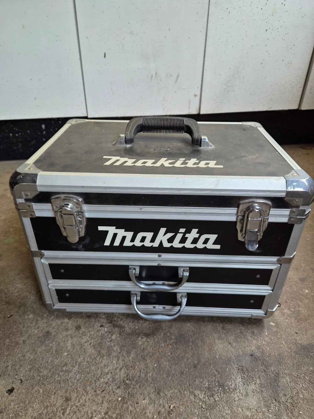 Makita Boor- en Schroefmachine met Koffer en Accu's, Gebruikt, Variabele snelheid, Ophalen of Verzenden, Boor- en Schroefmachine