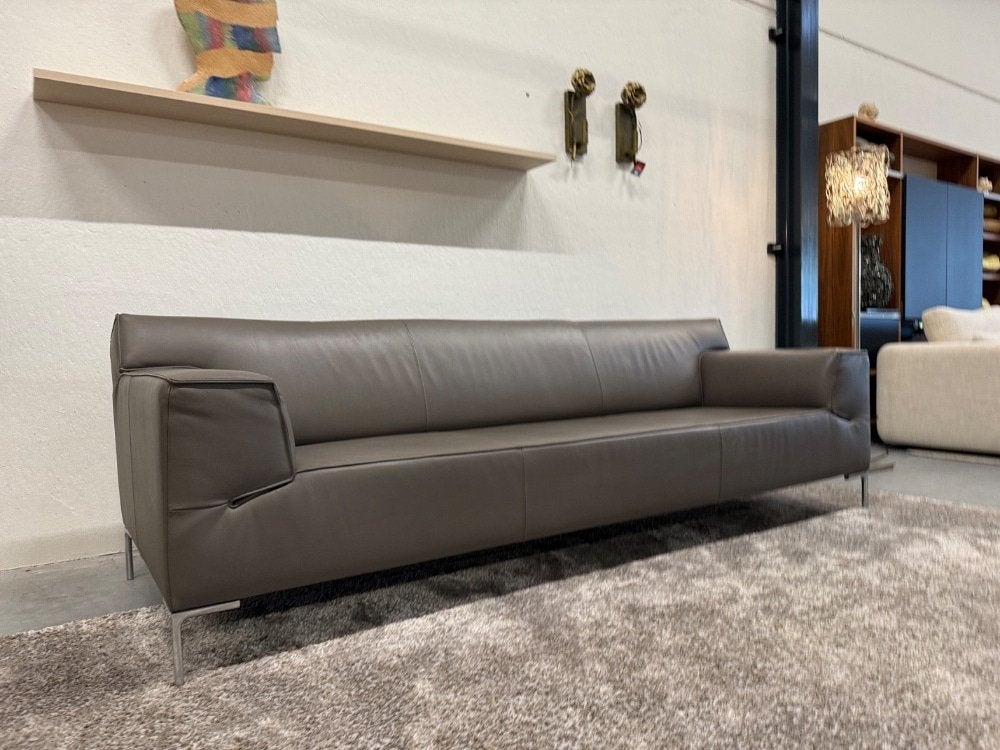 Design on Stock Bloq 4 Zits bank Taupe leer 257, 250 tot 300 cm, Design on Stock, Ophalen of Verzenden, Zo goed als nieuw