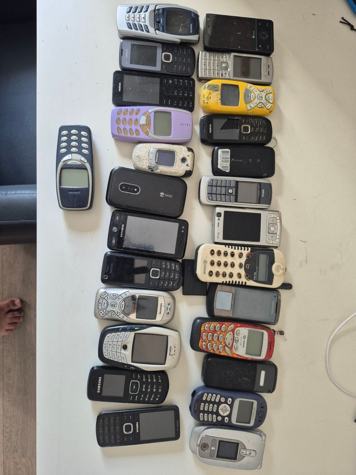 26 Oude Telefoons - Werking Onbekend, Overige modellen, Verzenden, Geen camera, Zonder simlock