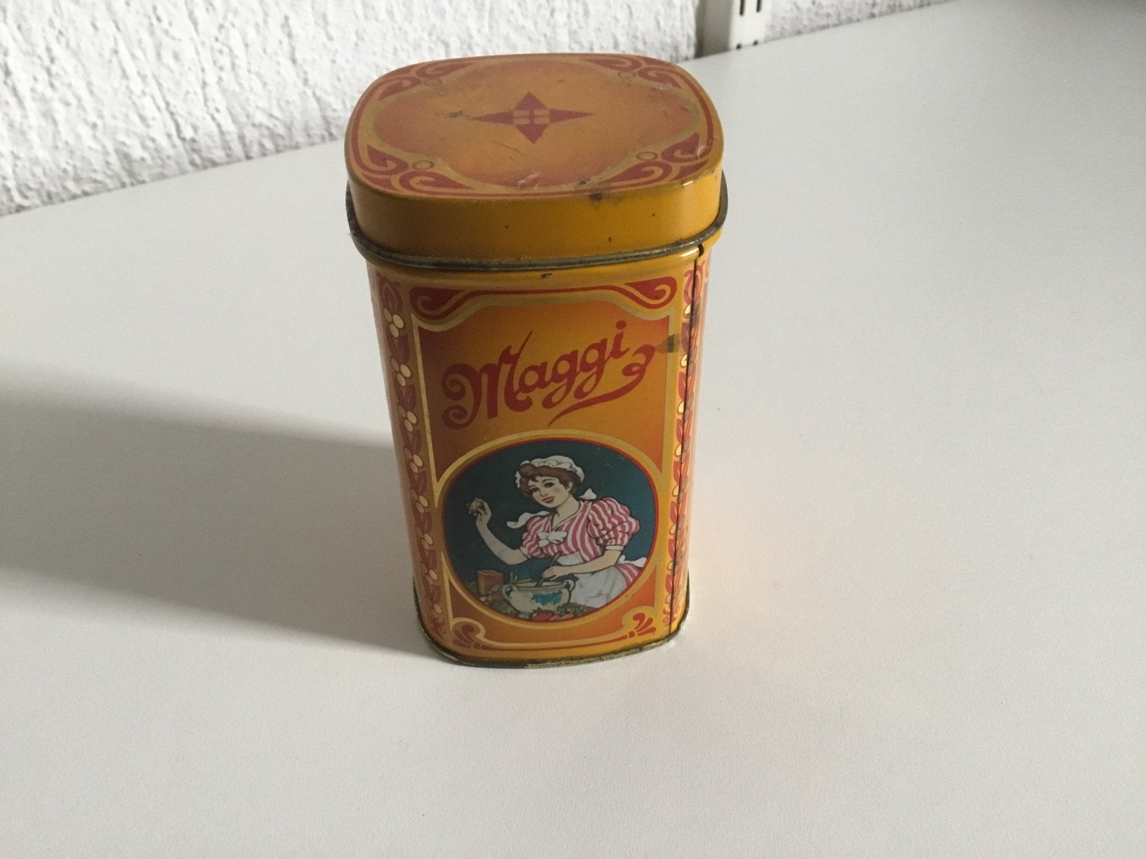 Oud blikje Maggi bouillonblokjes, Ophalen of Verzenden, Zo goed als nieuw, Overige