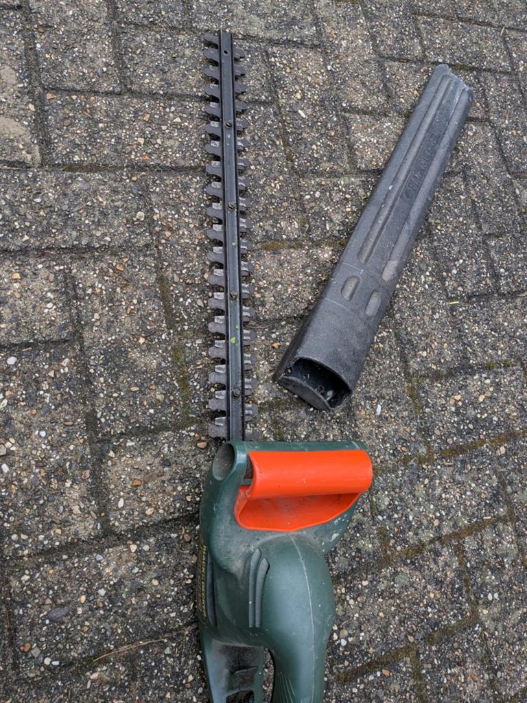 Black & Decker GT350 heggenschaar. - 51 cm
€, Ophalen of Verzenden, Gebruikt, Elektrisch