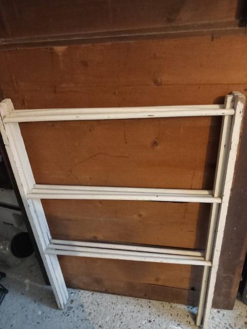 Oud brocante wasrekje, Ophalen