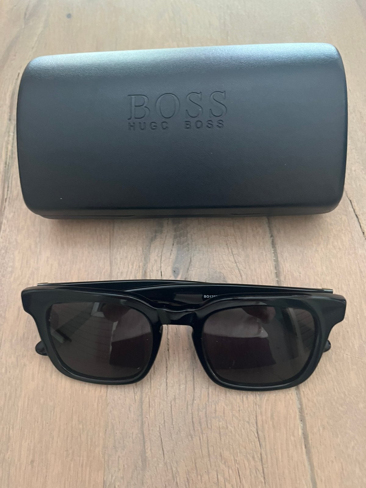 Hugo Boss zonnebril, Ophalen of Verzenden, Nieuw, Zwart, Overige merken