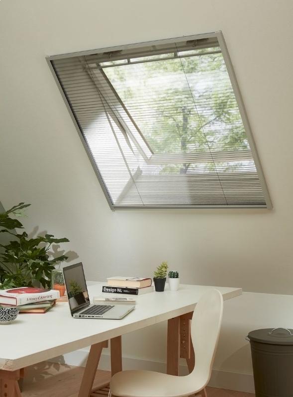 Luxe plissé (dak)raamhor ALUMINIUM omlijsting - S500- 63  cm, Bruynzeel, 100 tot 150 cm, Zwart, Stadhuisplein 70 4203 NS Gorinchem