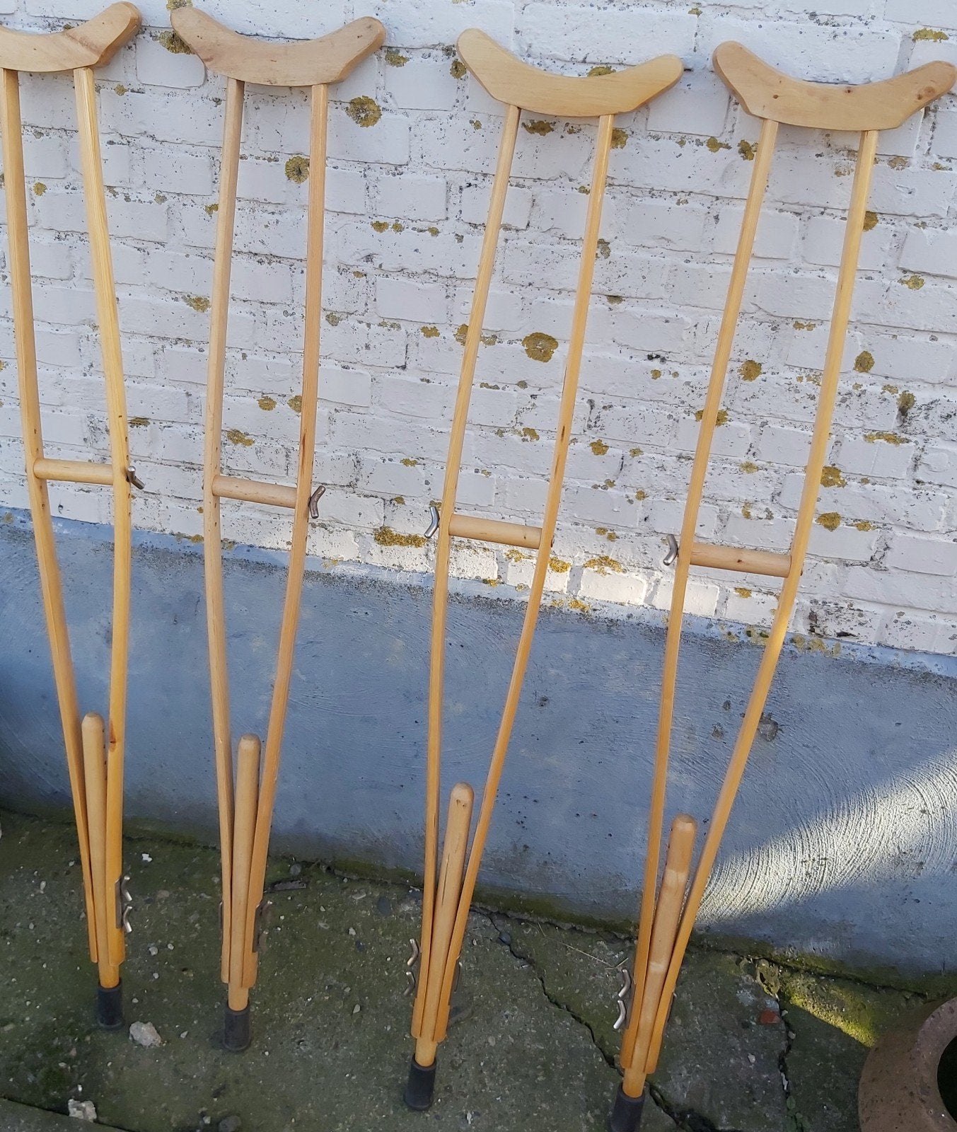 kruk krukje ziekenhuis krukken decoratie, Ophalen