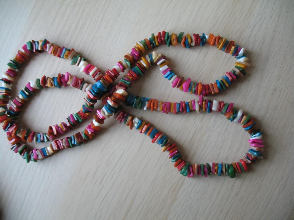 Ketting Lang Parelmoer Vierkanten Schelpkralen Multi Colours, Sieraden, Tassen en Uiterlijk, Antieke sieraden, Ophalen of Verzenden