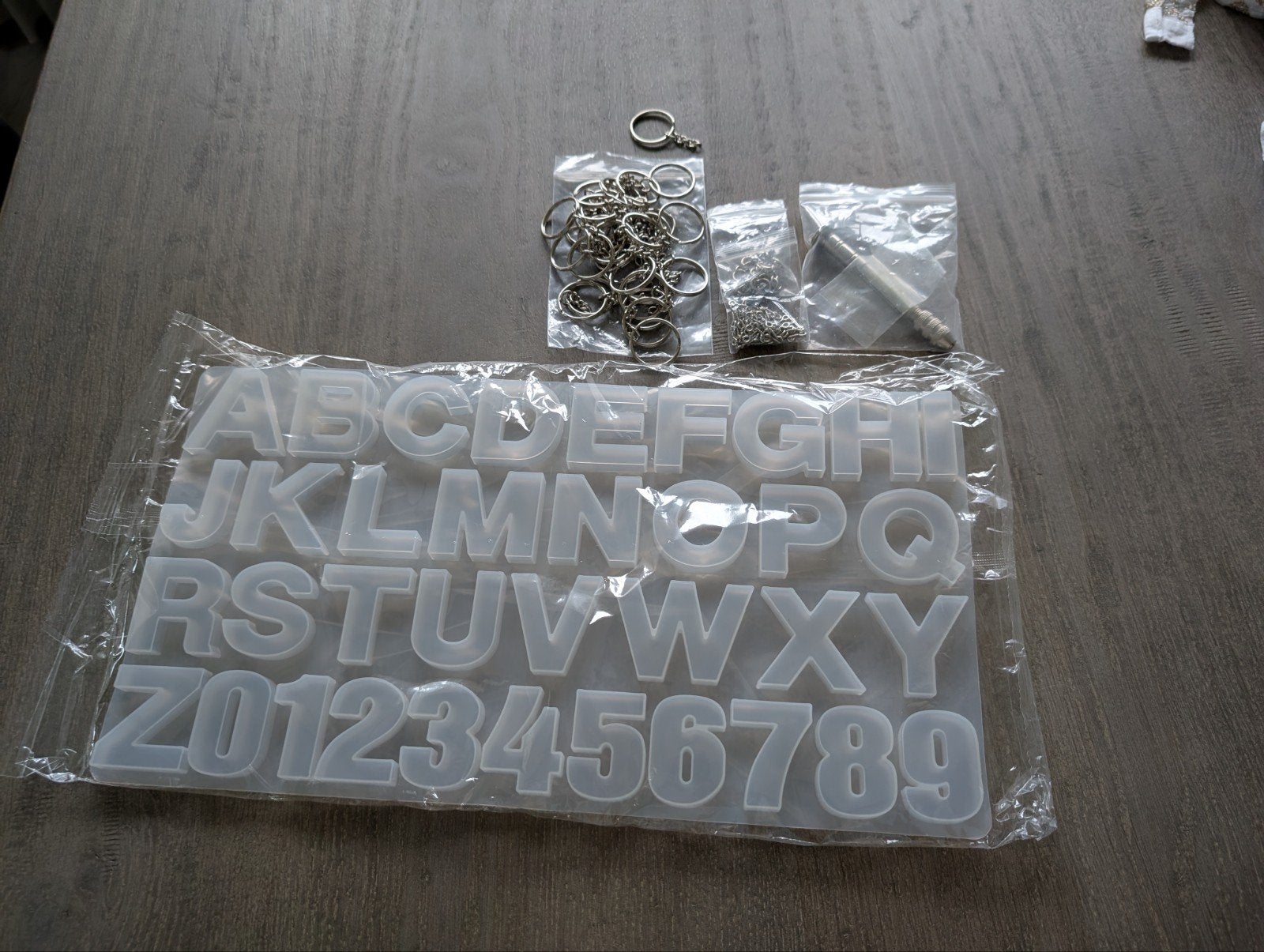 Sleutelhanger maken set - 30 hangers (excl. epoxyhars), Hobby en Vrije tijd, Ophalen
