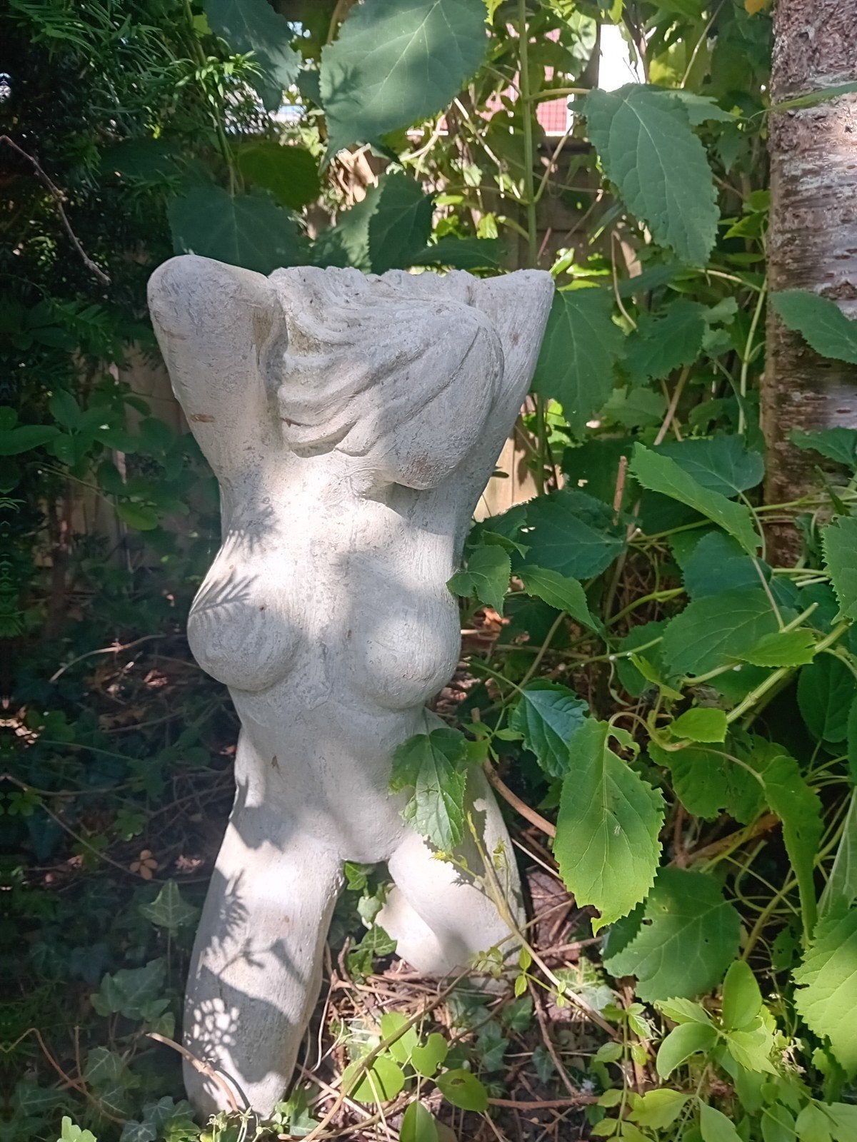Tuinbeeld naakte vrouw, Ophalen