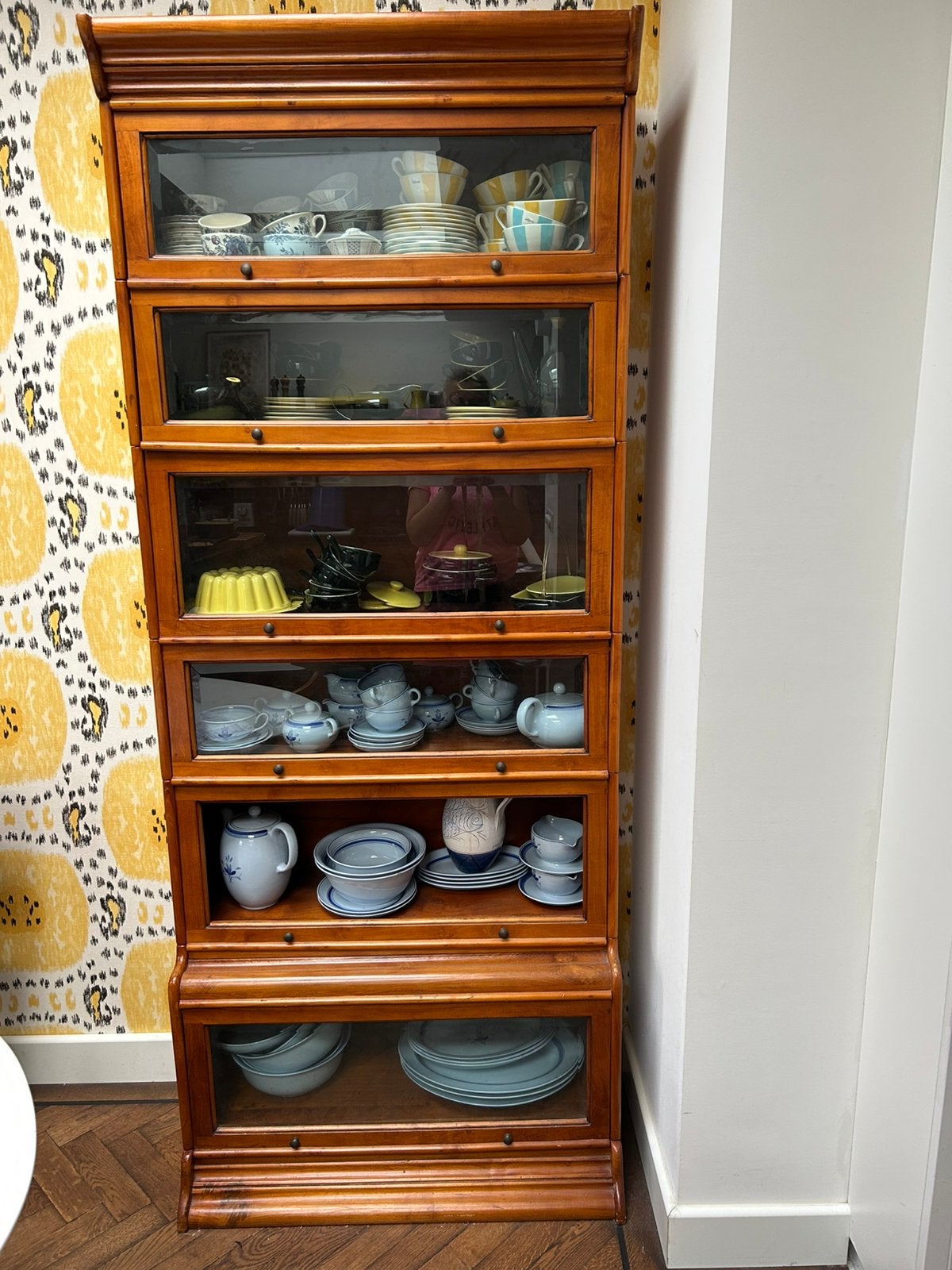 Globe wernicke stijl vitrine kast van hout, Huis en Inrichting, Ophalen, Gebruikt, 200 cm of meer, Overige houtsoorten