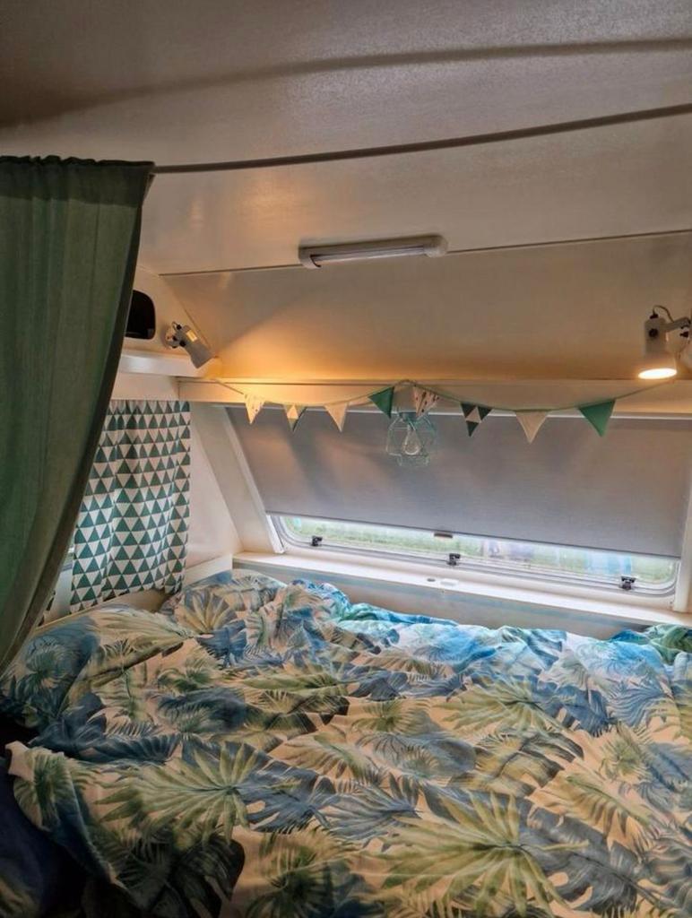 Beyerland 6043 met voortent, Particulier, Schokbreker, 750 - 1000 kg, Dwarsbed