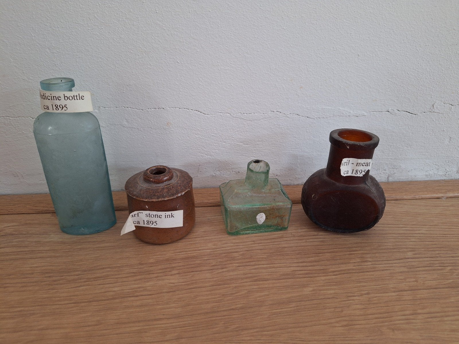 Antieke bodemvondsten: Flesjes en inktpotje uit ca. 1895, Ophalen of Verzenden