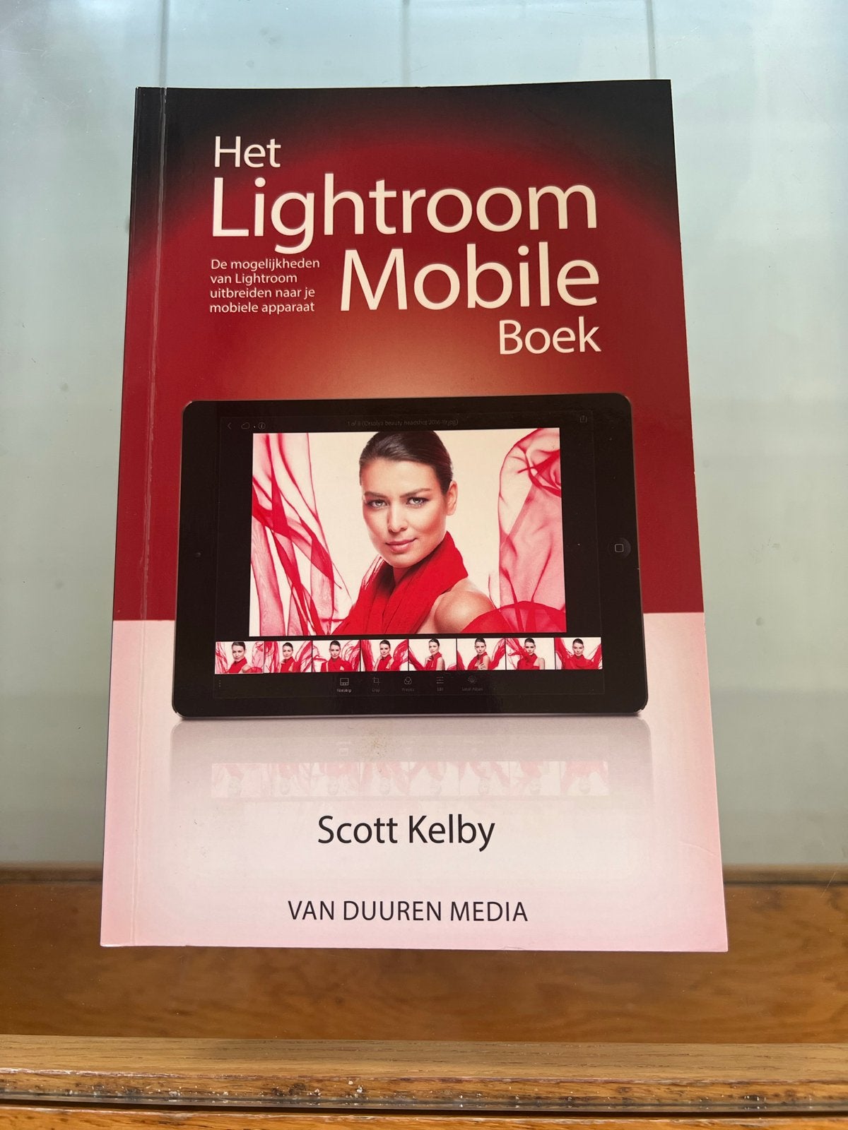 Het Lightroom Mobile Boek - Scott Kelby, Boeken, Ophalen of Verzenden, Zo goed als nieuw, Fotografie algemeen
