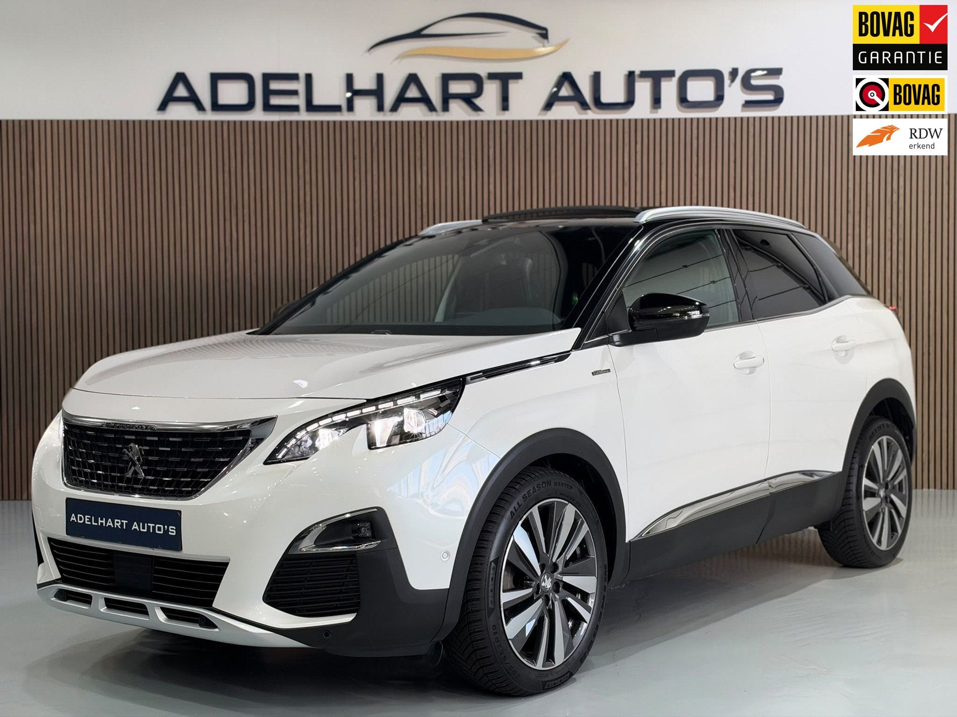 Peugeot 3008 1.2 PureTech GT Line Automaat / Panorama dak /, Dealer onderhouden, Gebruikt, 1199 cc, Wit