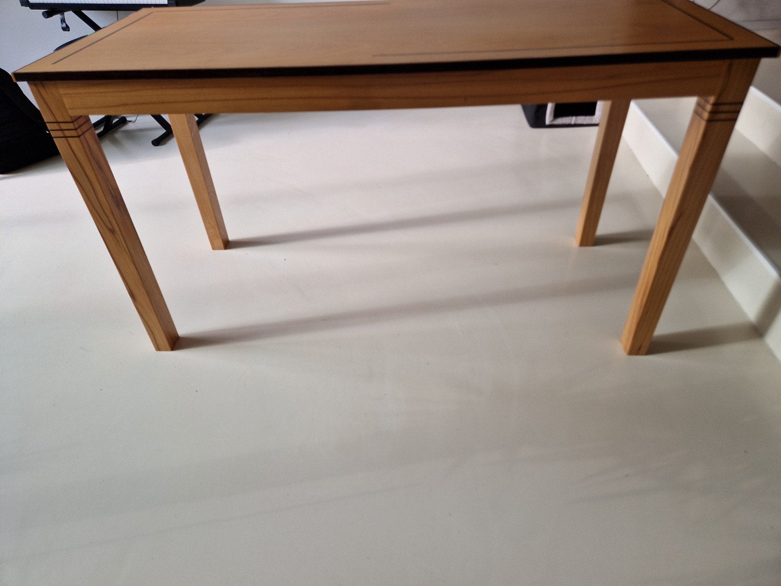 bureau van hout, Ophalen, 25 tot 50 cm, Rechthoekig