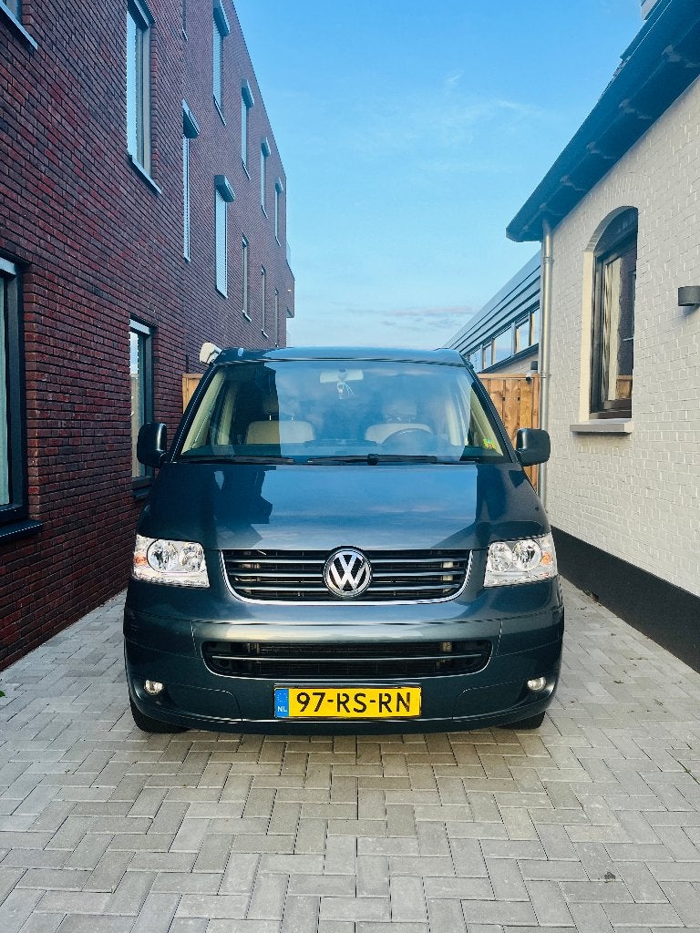Volkswagen California T5 2.5 TDI, Buscamper of Camperbus, Volkswagen, Particulier, 4 tot 5 meter