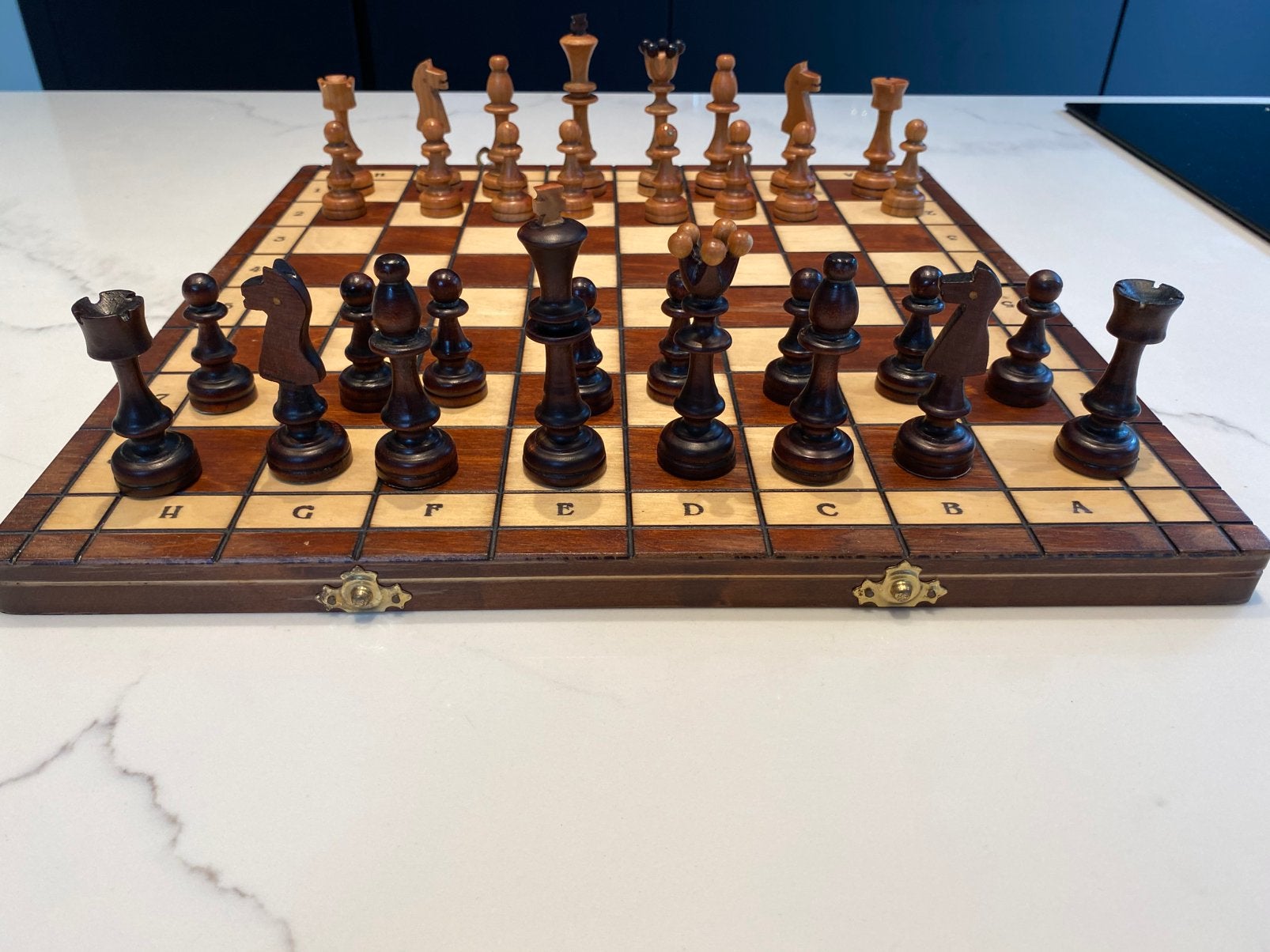 Groot houten schaakspel, Ophalen of Verzenden, Zo goed als nieuw