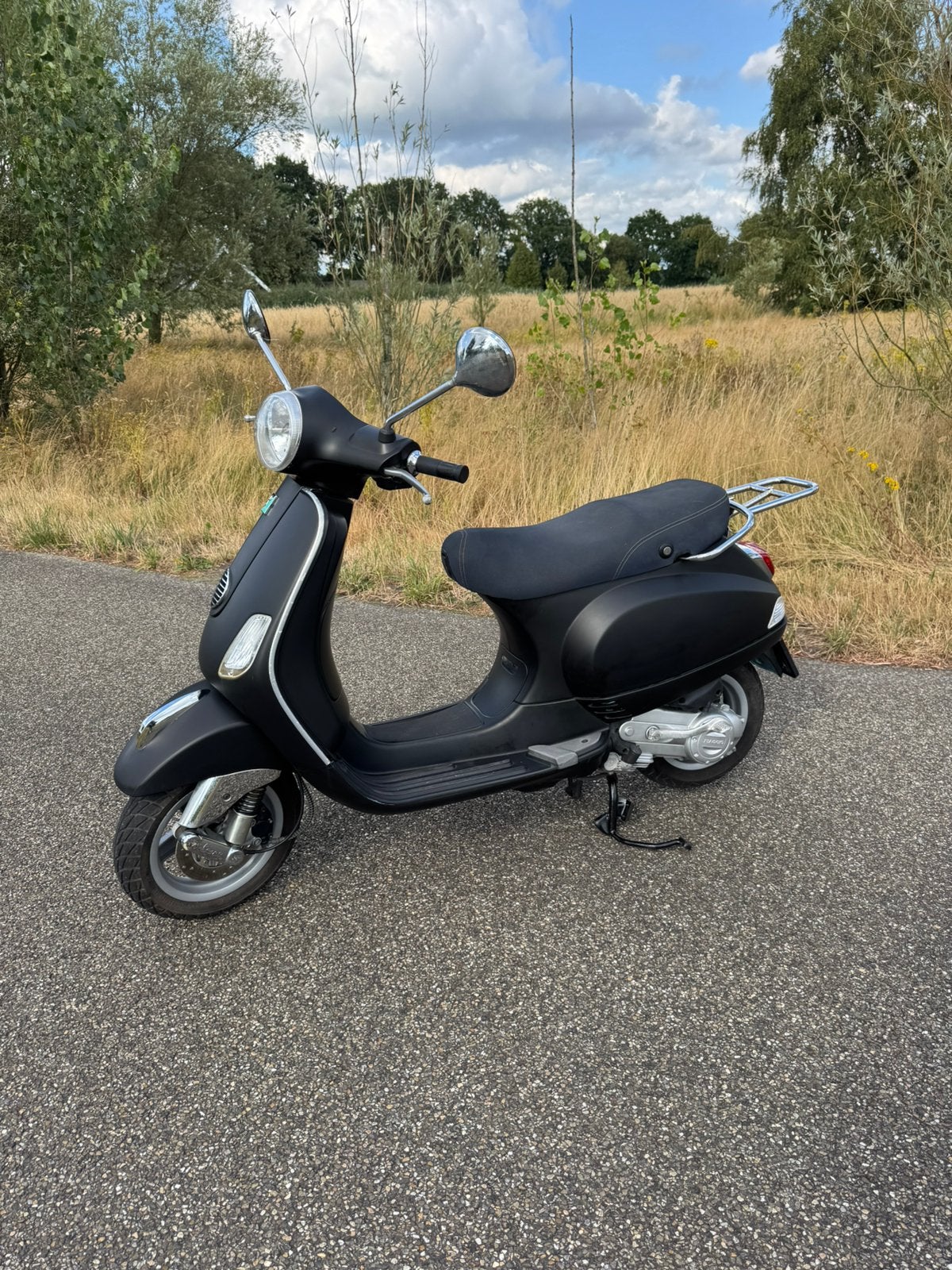 Vespa lx 50 4v weinig km!, Fietsen en Brommers, Ophalen, Zo goed als nieuw, Benzine, 50 cc